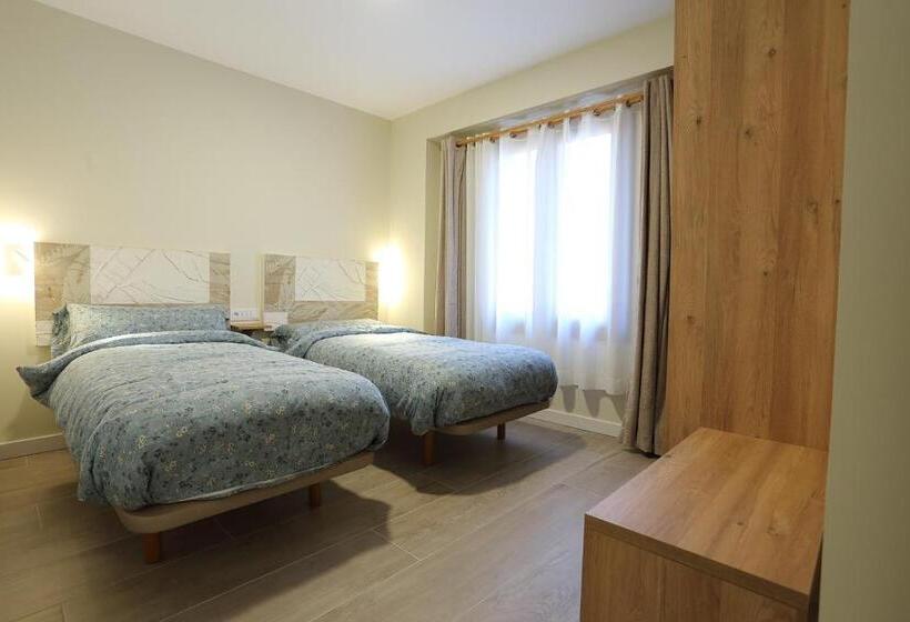 Семейный Номер, Pensión Casa Carmen