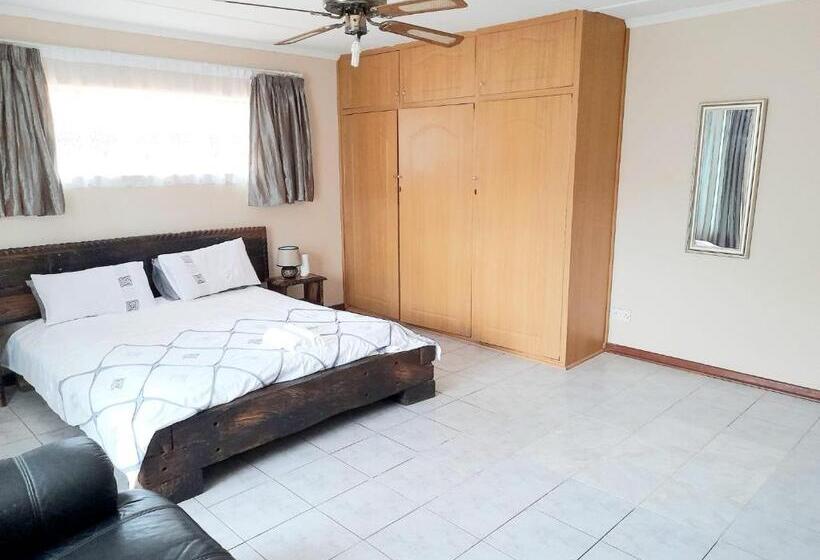 اتاق لوکس با تخت بزرگ, The Villa