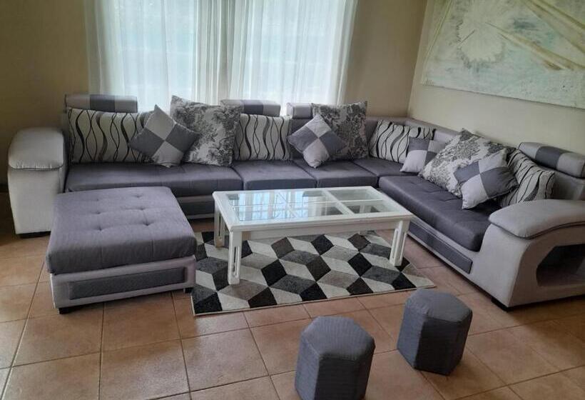 اتاق لوکس با تخت بزرگ, The Villa