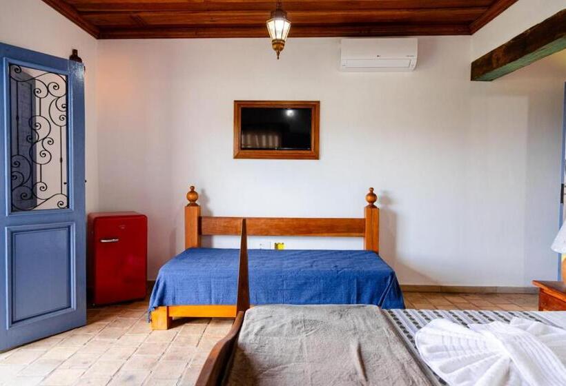 חדר סטנדרטי לשלושה עם נוף, Pouso Du Ferreiro