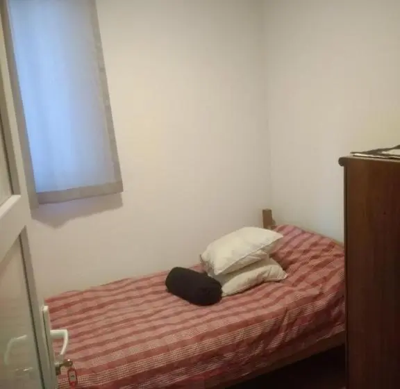 تختخواب در اتاق مشترک, Hostel Mlinar