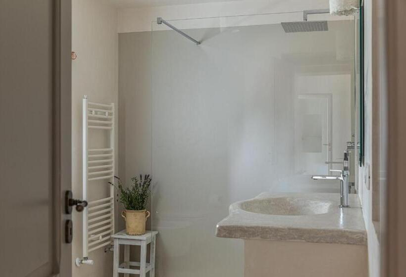 ガーデンビュースタンダードルーム, Dimora Dei Semplici