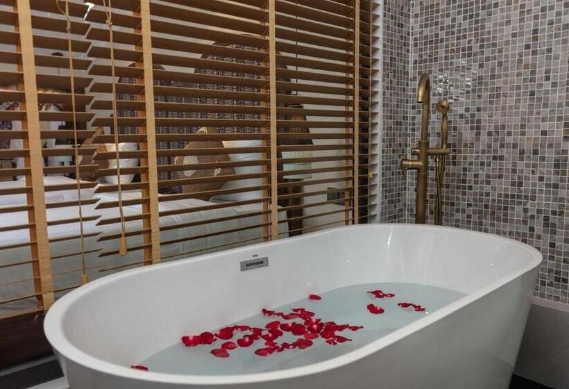 اتاق لوکس, Hôteldesapa