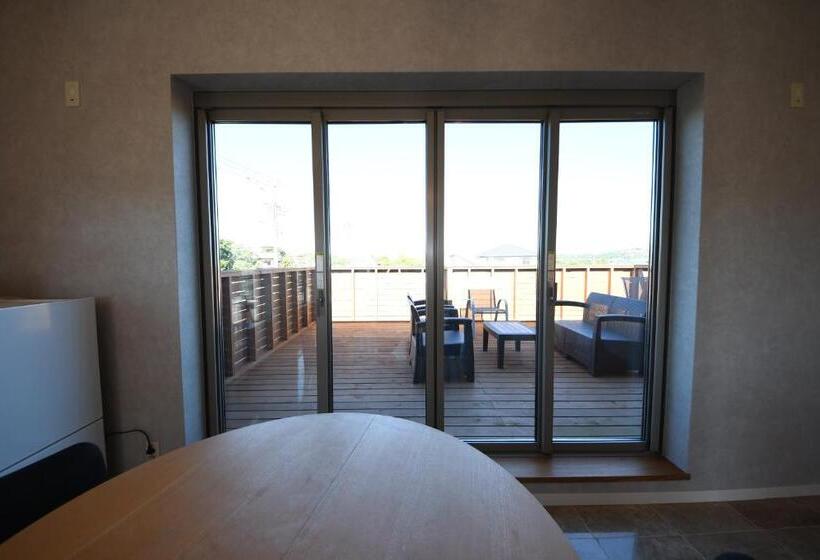 Family Room, Surf Island Isumi