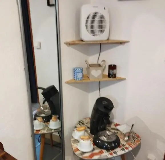 スタンダードルーム, Chambre Agréable Au Fond Du Jardin