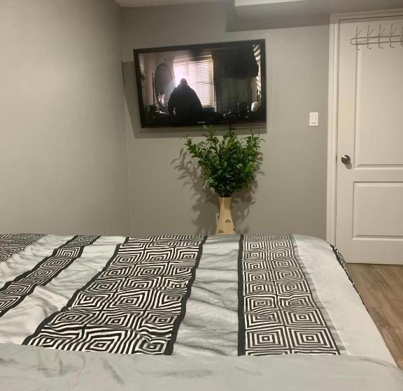 Standard Værelse, 1 Room In A Cozy And Beautiful Basement