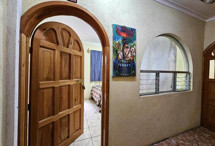 اتاق استاندارد با بالکن, Hostal Flor Del Lago