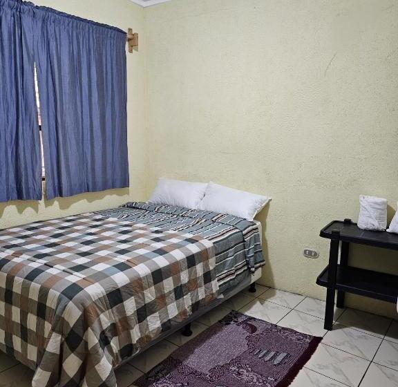 اتاق استاندارد با بالکن, Hostal Flor Del Lago