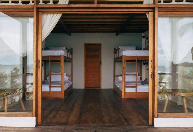 سرير فى غرفة مشتركه, Kaini Mentawai