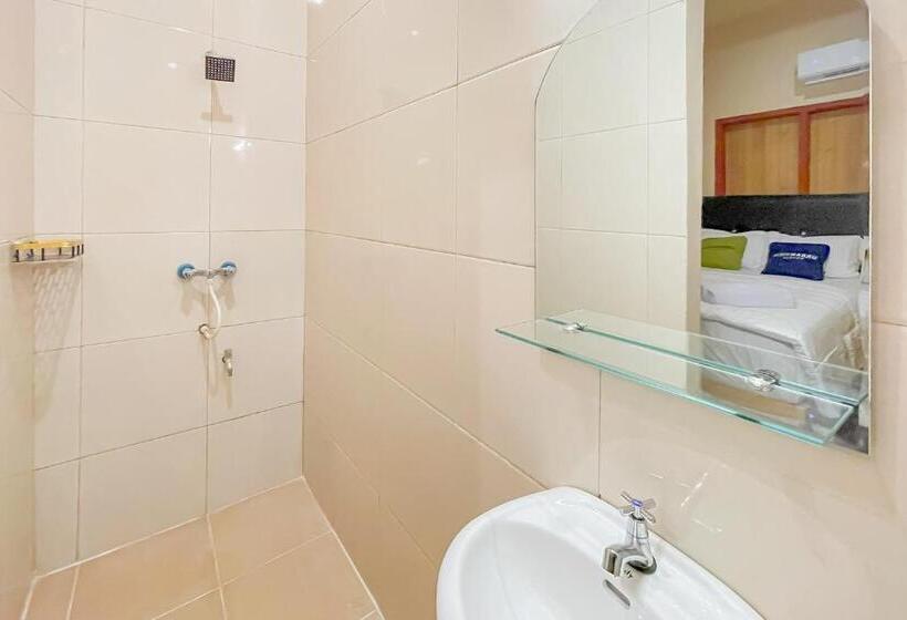 Номер Стандарт, Urbanview Hotel Sany Cirebon