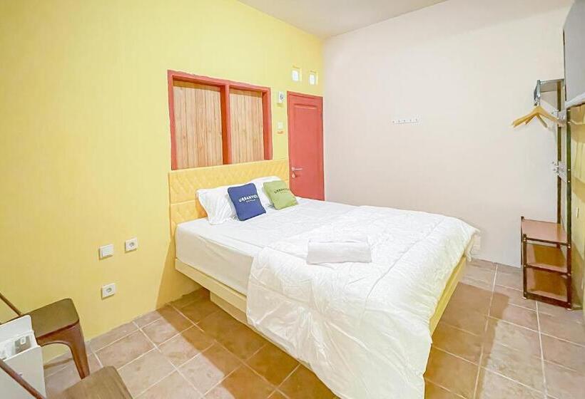 Номер Deluxe, Urbanview Hotel Sany Cirebon