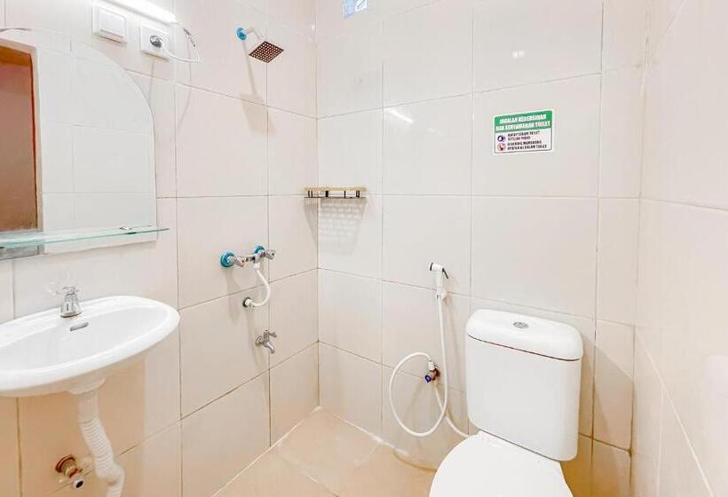 Номер Deluxe, Urbanview Hotel Sany Cirebon