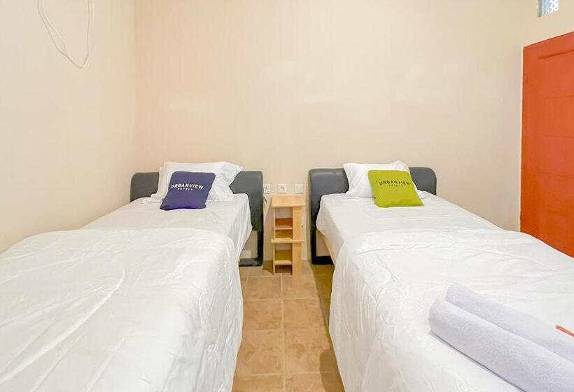 Номер Deluxe, Urbanview Hotel Sany Cirebon