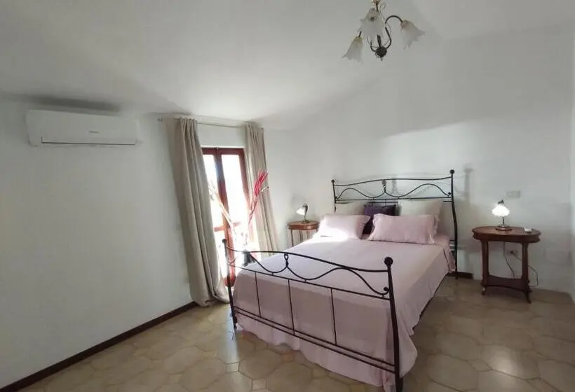 Standard Kolmen Hengen Huone, B&b Il Castello .con Balcone Vista Mare