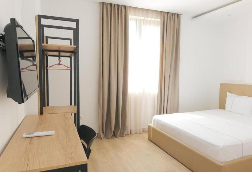 חדר משפחתי, Afa