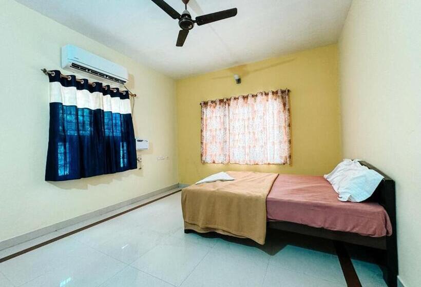 标准间, Moonwalk Beach House