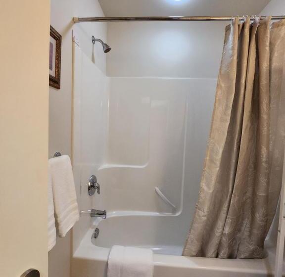 Family Suite, Peaceful Suite Near The Lake