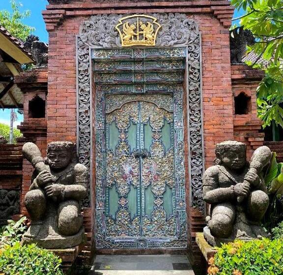 Deluxe Szoba Kind Size Bed, Sedari Dini Bali