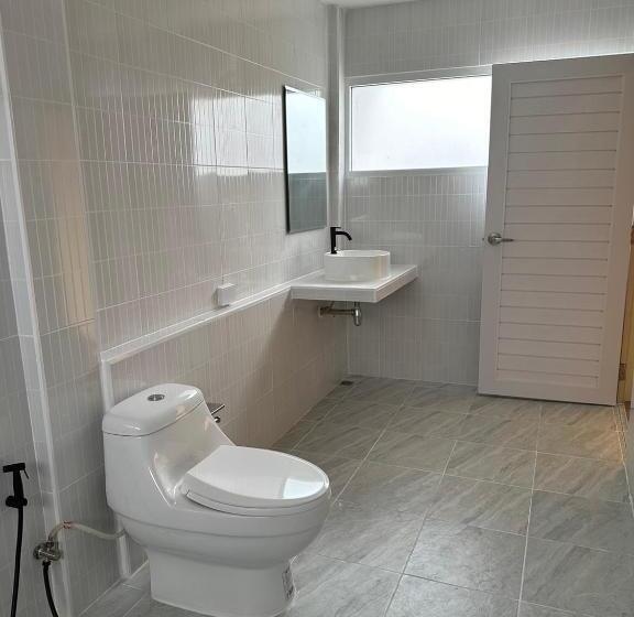 Fyrbädds Standardrum, บ้านสว่างศิลป์@อยุธยา Baan Sawhangsilp@ayutthaya