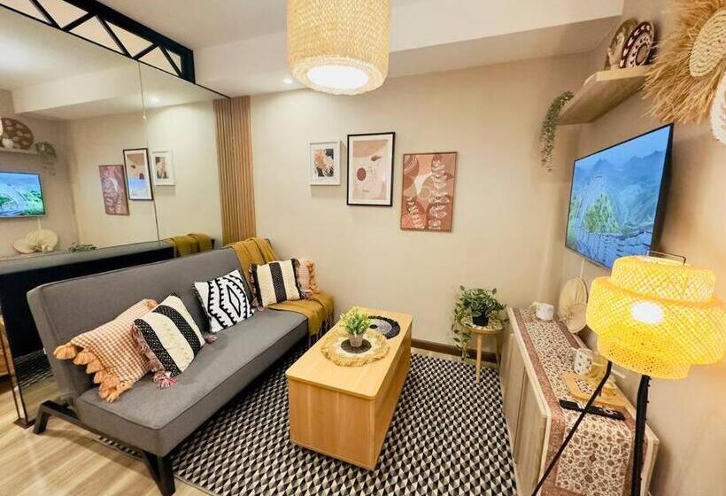 استودیوی لوکس, Cozy Casa Oasis