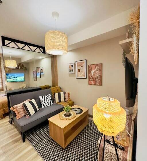 استودیوی لوکس, Cozy Casa Oasis