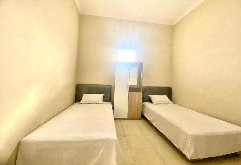 Номер Стандарт, Oyo 93838 Delia Inn Syariah