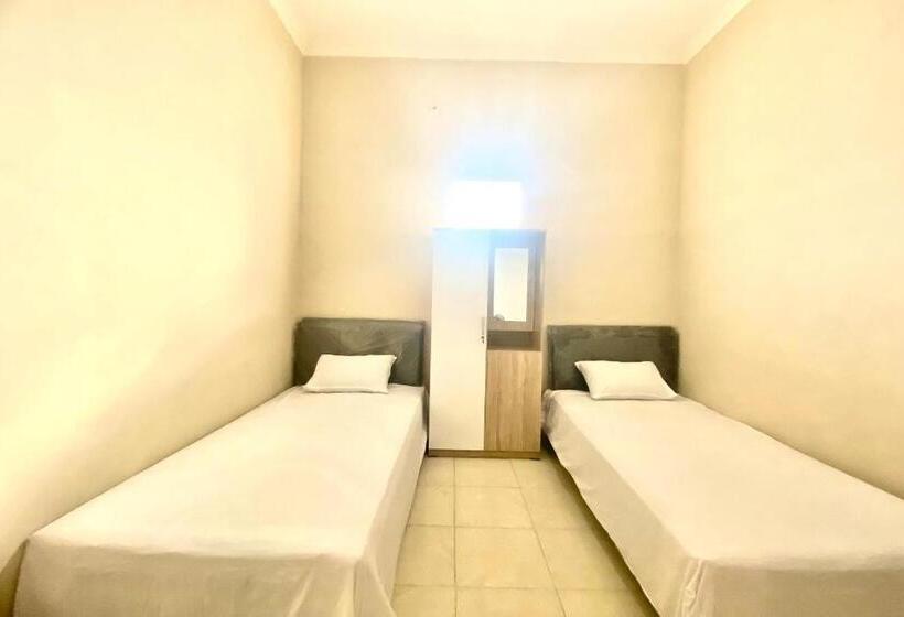 Номер Стандарт, Oyo 93838 Delia Inn Syariah