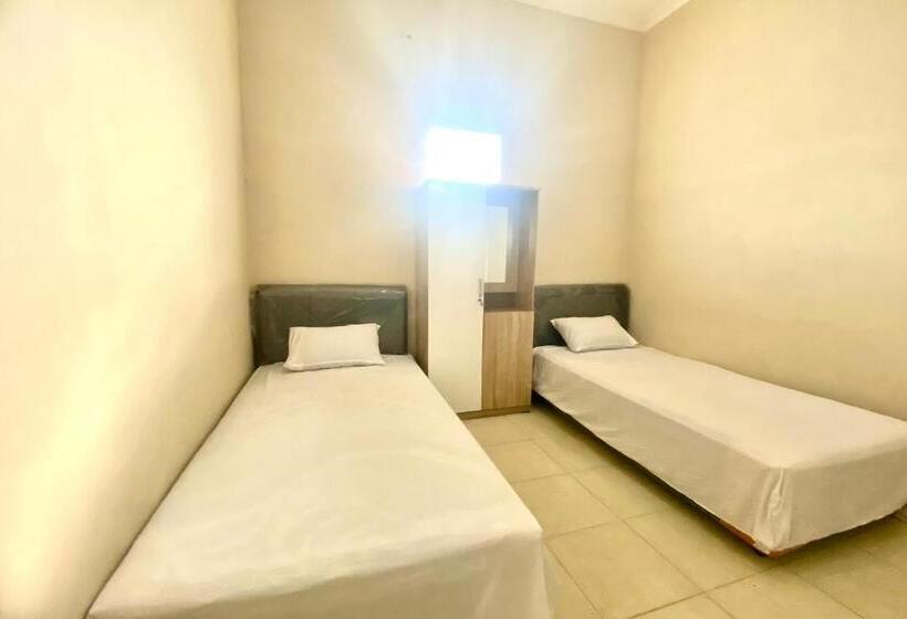 Номер Стандарт, Oyo 93838 Delia Inn Syariah