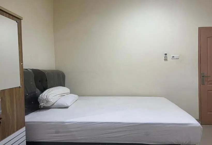 スタンダードルーム, Oyo 93858 Kost Reski 2
