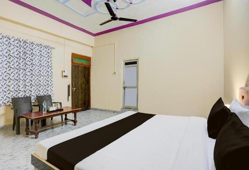 غرفة كلاسيكية ثلاثية, Oyo Flagship Moon S.e.z