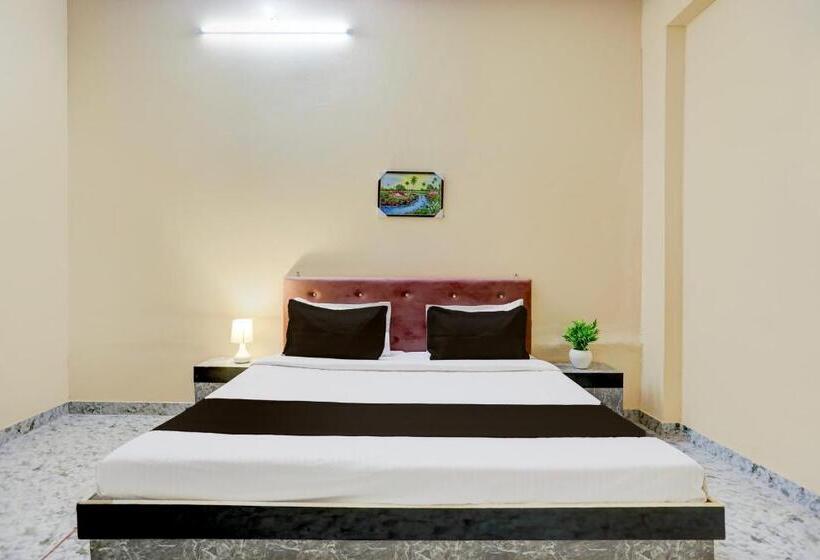 غرفة كلاسيكية ثلاثية, Oyo Flagship Moon S.e.z