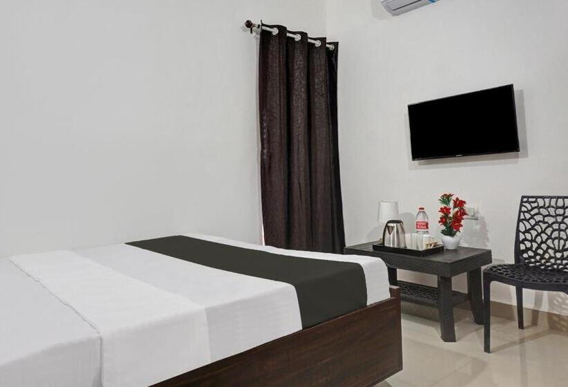 חדר קלאסי לשלושה, Oyo Krishna Executive