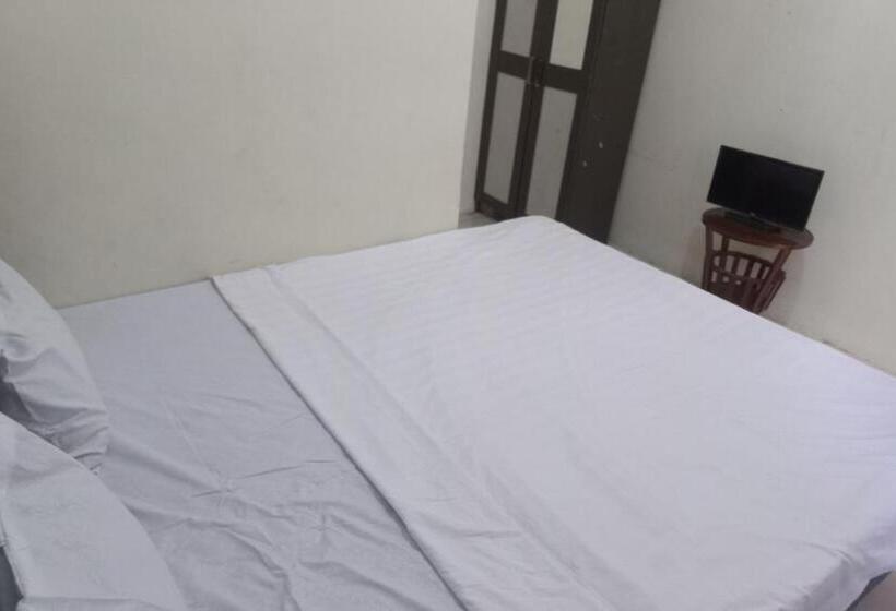 Номер Economy, Spot On 93815 Chimi Rumah Kost