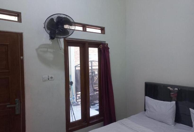 이코노미 룸, Spot On 93815 Chimi Rumah Kost