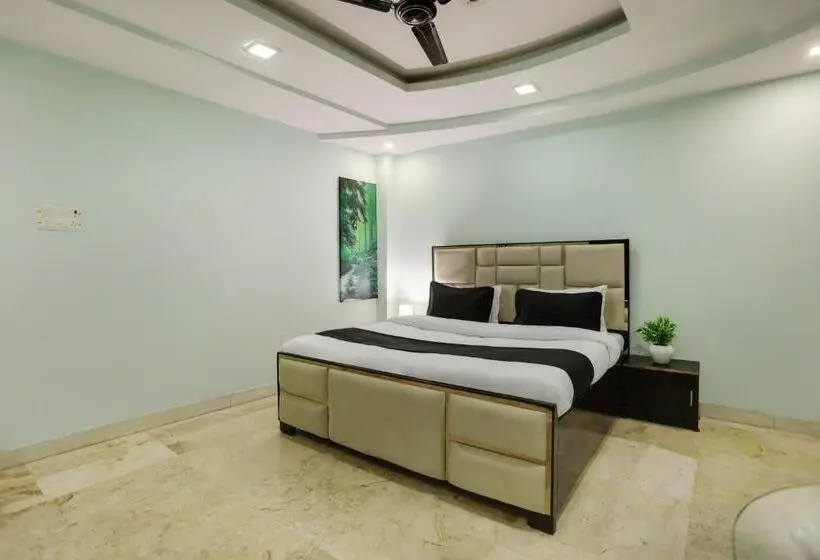 Classic Kolmen Hengen Huone, Oyo Flagship Hotel R G Grand