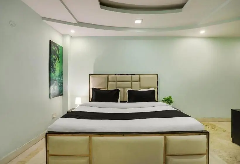 Classic Kolmen Hengen Huone, Oyo Flagship Hotel R G Grand