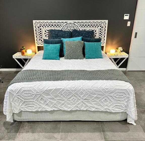 Superior Room with Terrace, Large Studio In The Heart Of Hope Island & Sanctuary Cove