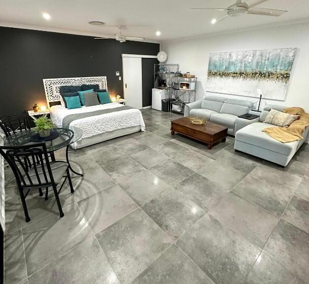 Superior Room with Terrace, Large Studio In The Heart Of Hope Island & Sanctuary Cove