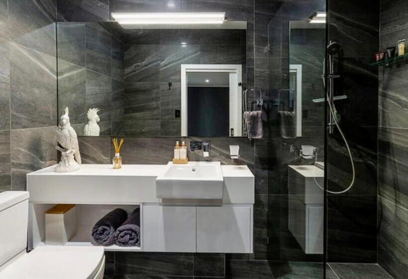 Superior Room with Terrace, Large Studio In The Heart Of Hope Island & Sanctuary Cove