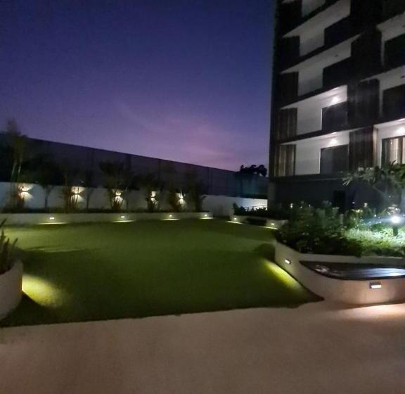 Estudi Estàndard amb Balconada, The Lennox