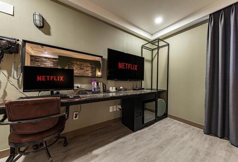 Номер Стандарт, Soseol Smith