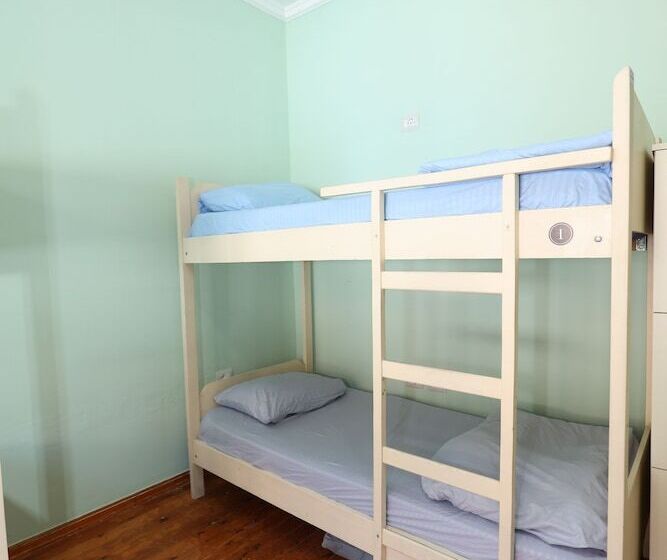 سرير فى غرفة مشتركه, Hostel Osho