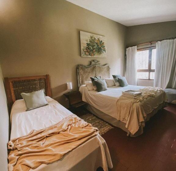 اتاق استاندارد سه نفره, La Pedrera Hotel Boutique, Raco