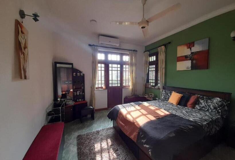 غرفة قياسية, Bellwood Residence