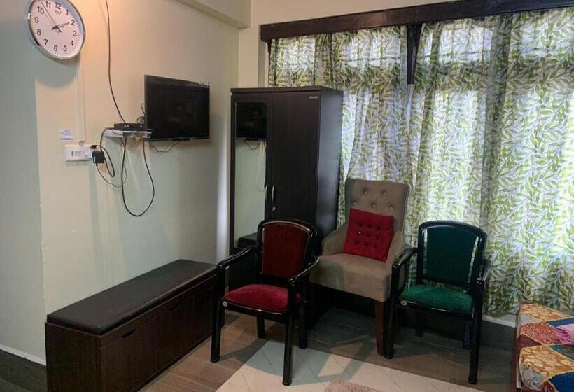 스탠다드 트리플 룸, Eastwood Guest House