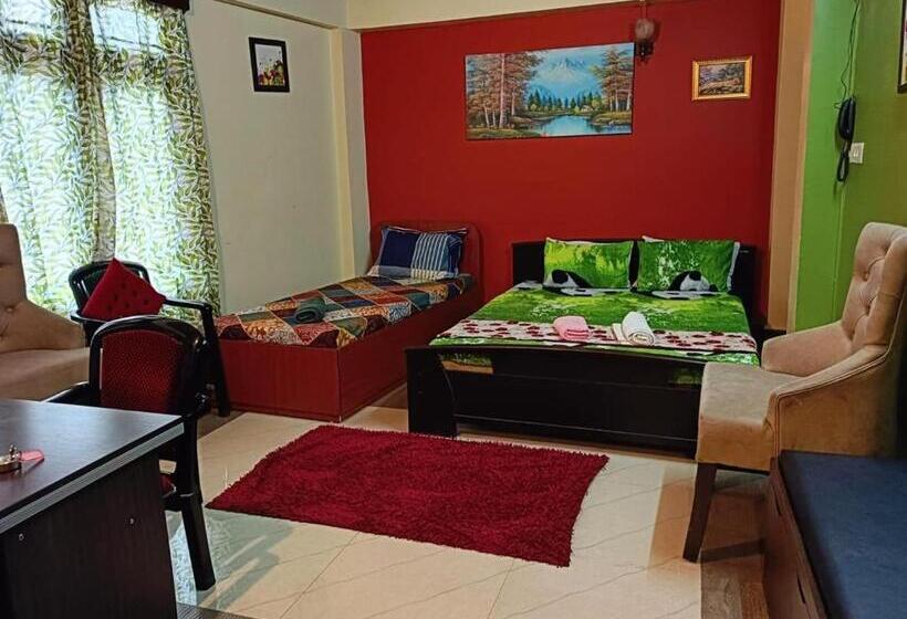 스탠다드 트리플 룸, Eastwood Guest House