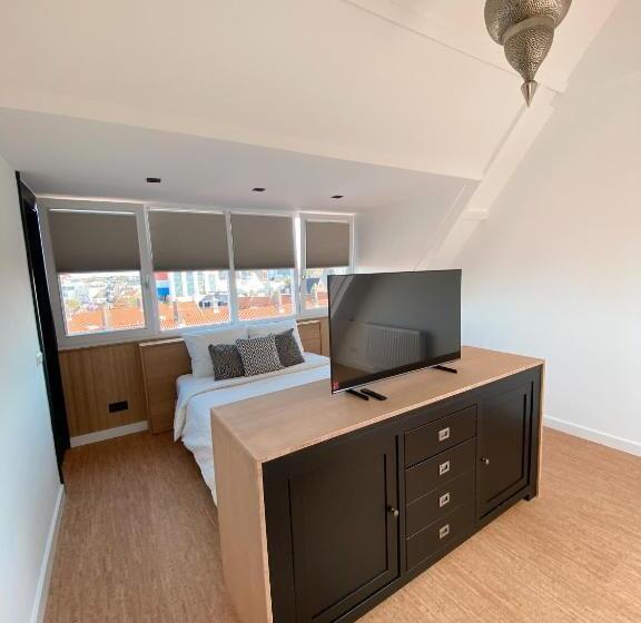 اتاق سوپریور, Long Beachs 3