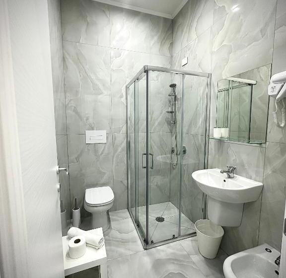 اتاق استاندارد سه نفره, Marvit Central Luxury