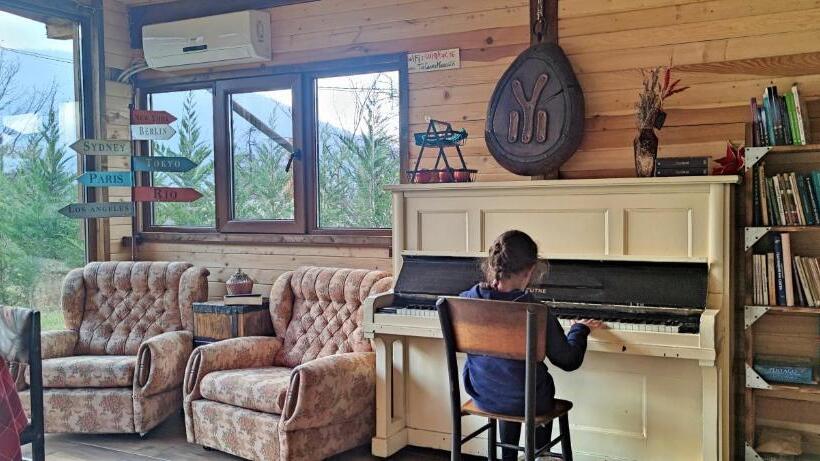 غرفة قياسية, Zellin House Of Inspiration