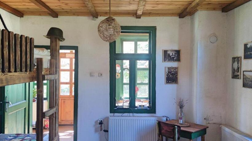Номер Стандарт, Zellin House Of Inspiration